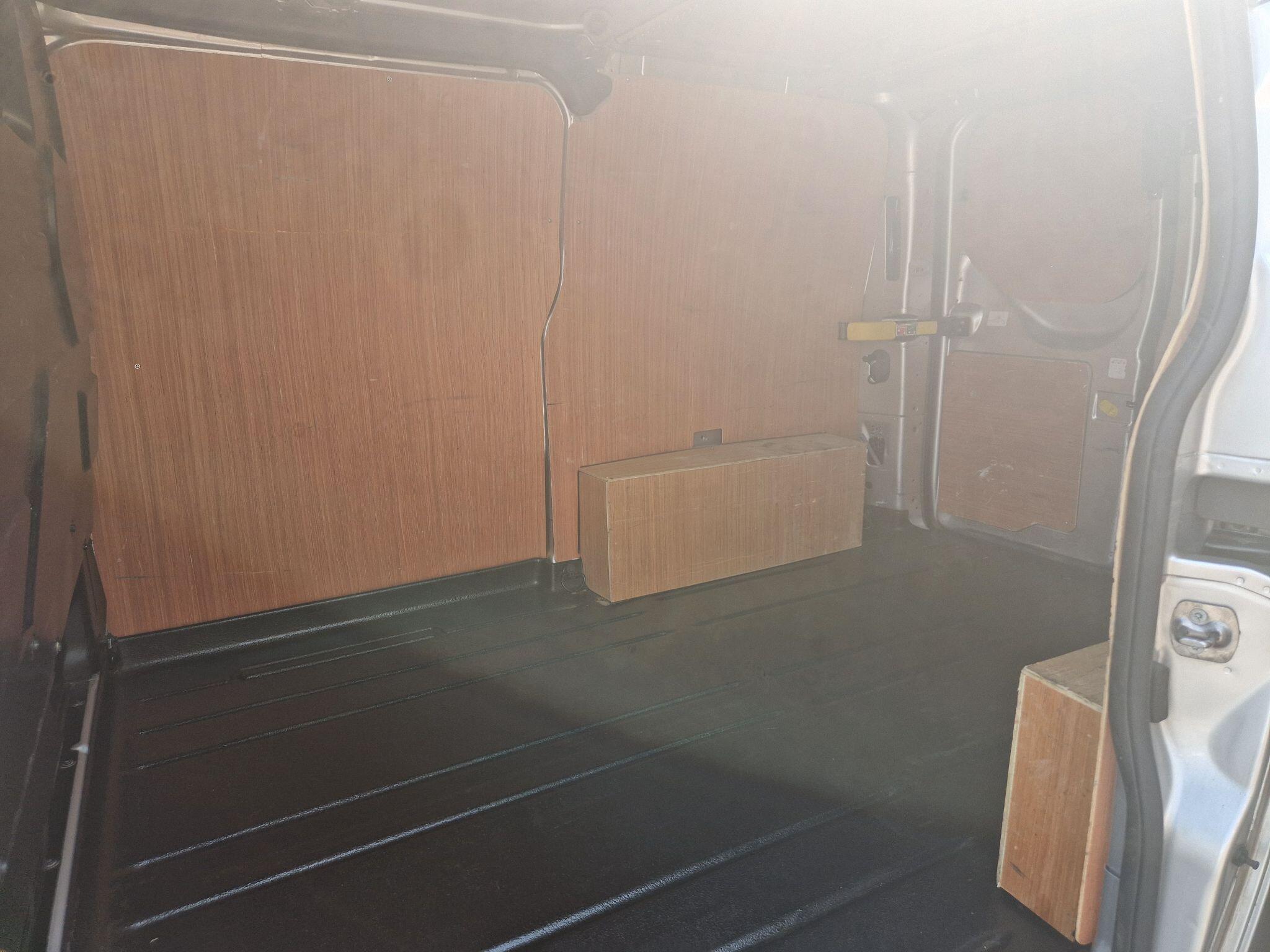 Ford Transit Custom image 12